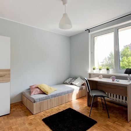Krzywon 8 Rooms Warsaw Exterior photo